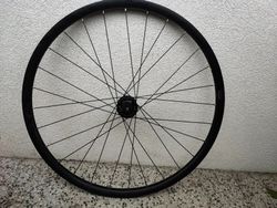 Zapletená kola GIANT SX2, dynamo CON -TEC, CINQ 6 power modul