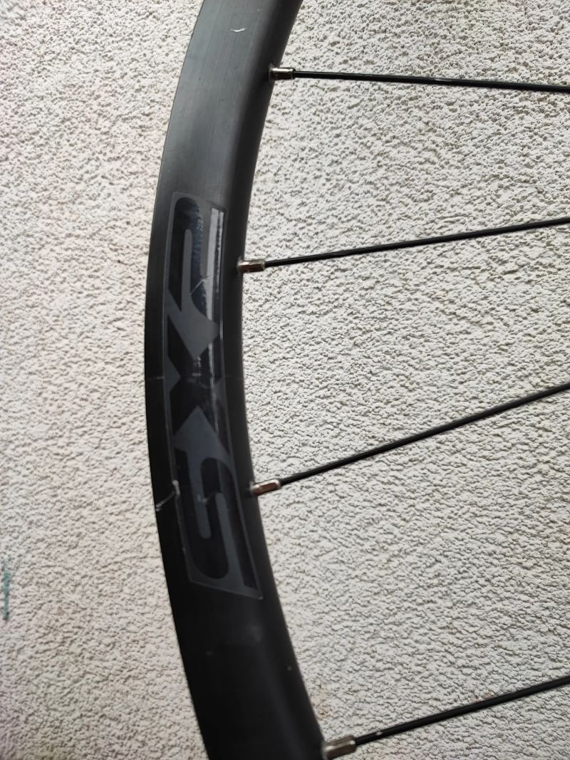 Zapletená kola GIANT SX2, dynamo CON -TEC, CINQ 6 power modul