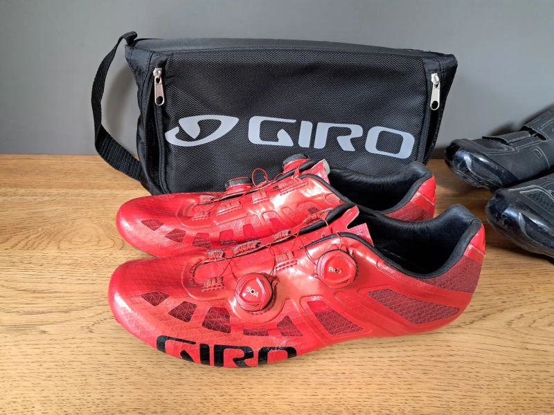 Silniční cyklistické tretry Giro Imperial Bright Red a Shimano SH-R260W vel.46
