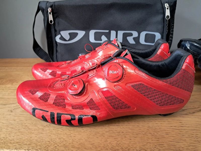 Silniční cyklistické tretry Giro Imperial Bright Red a Shimano SH-R260W vel.46