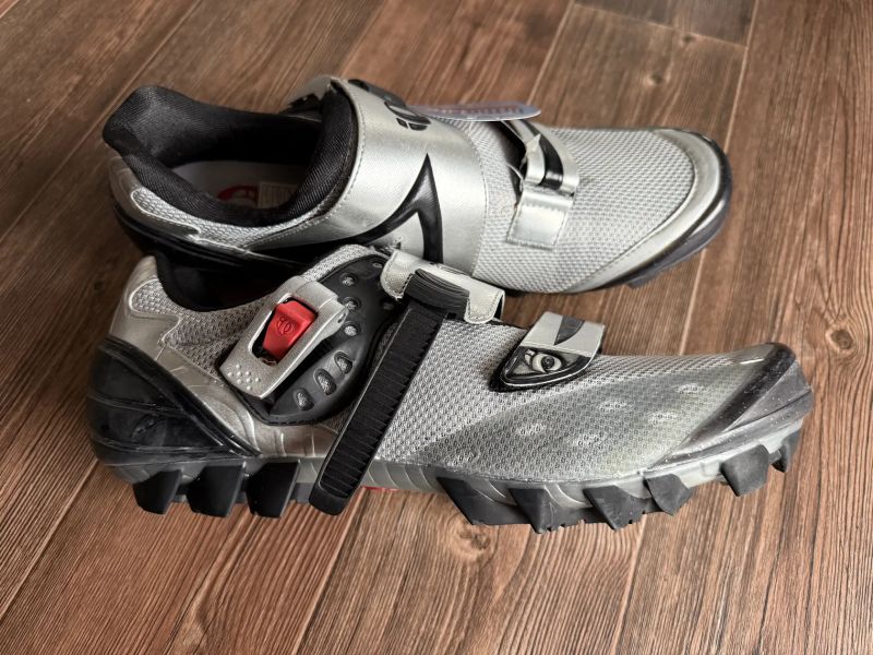 MTB tretry Pearl Izumi Juice M2