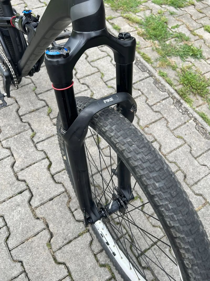 Slopestyle dirt kolo Dartmoor shine pro 21 