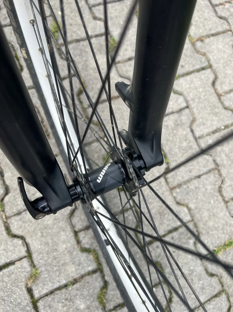 Slopestyle dirt kolo Dartmoor shine pro 21 