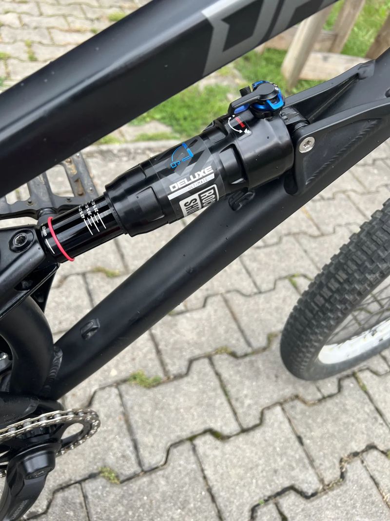 Slopestyle dirt kolo Dartmoor shine pro 21 