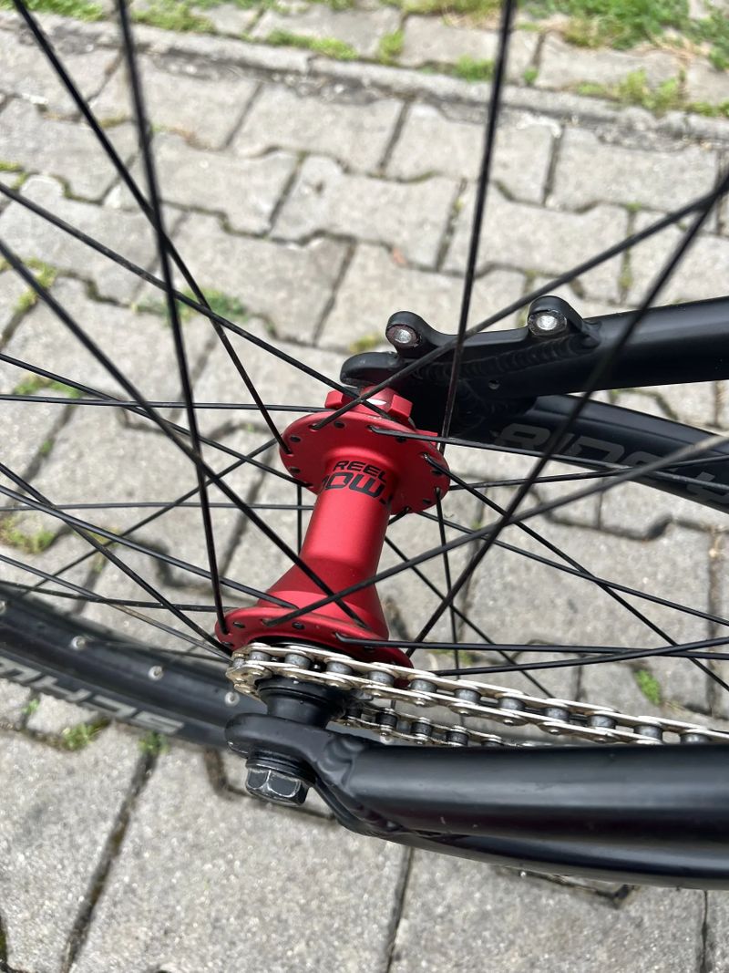 Slopestyle dirt kolo Dartmoor shine pro 21 