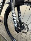 Na prodej: Canyon Lux World Cup CF 6, velikost L – závodní XC karbonka