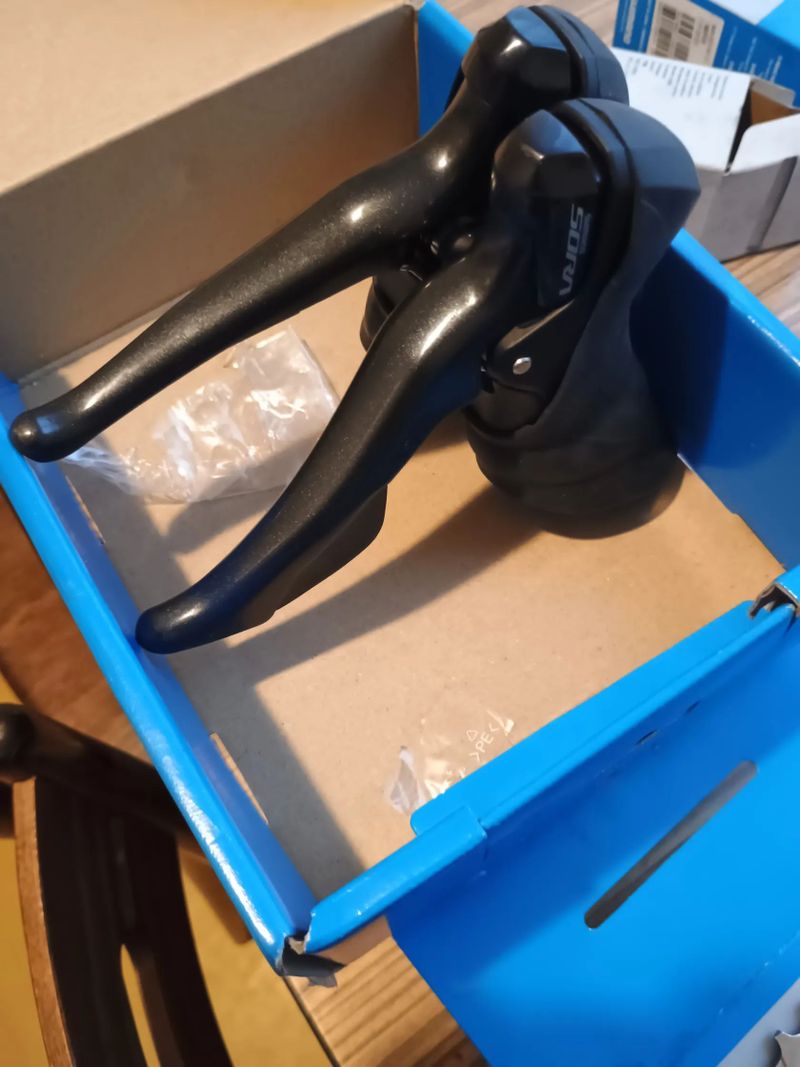 Prodám sadu Shimano sora3000