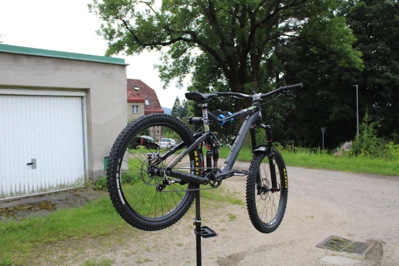 Prodám slopeduro Giant reign 