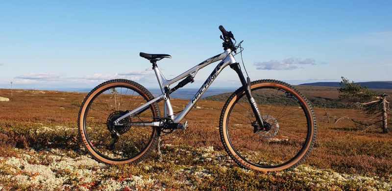 Rock Machine BLIZZARD TRL 90‑29, rám XL – minimálně jeté