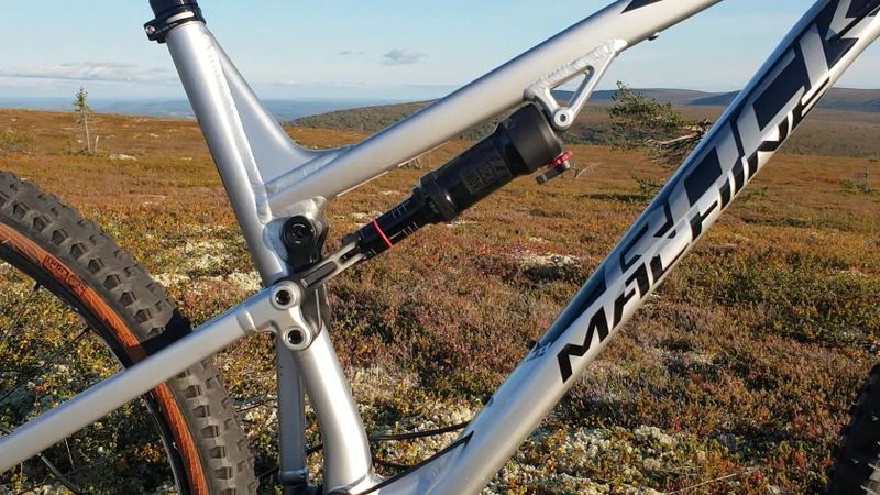 Rock Machine BLIZZARD TRL 90‑29, rám XL – minimálně jeté