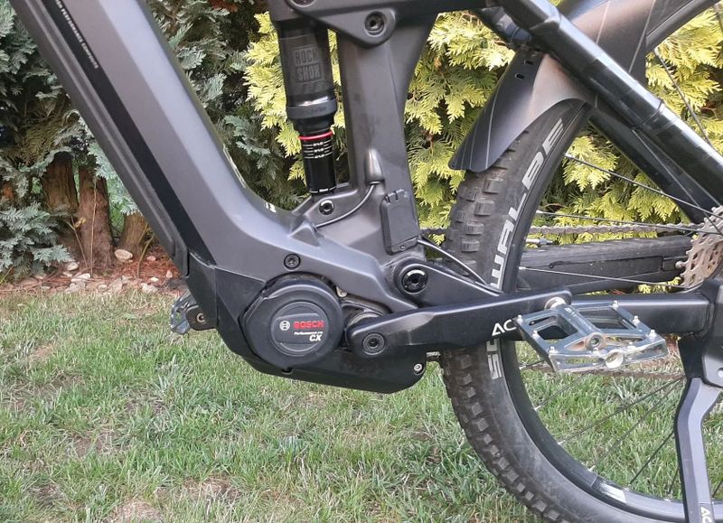 CUBE Stereo Hybrid 140 HPC Pro 625, velikost 20“ 