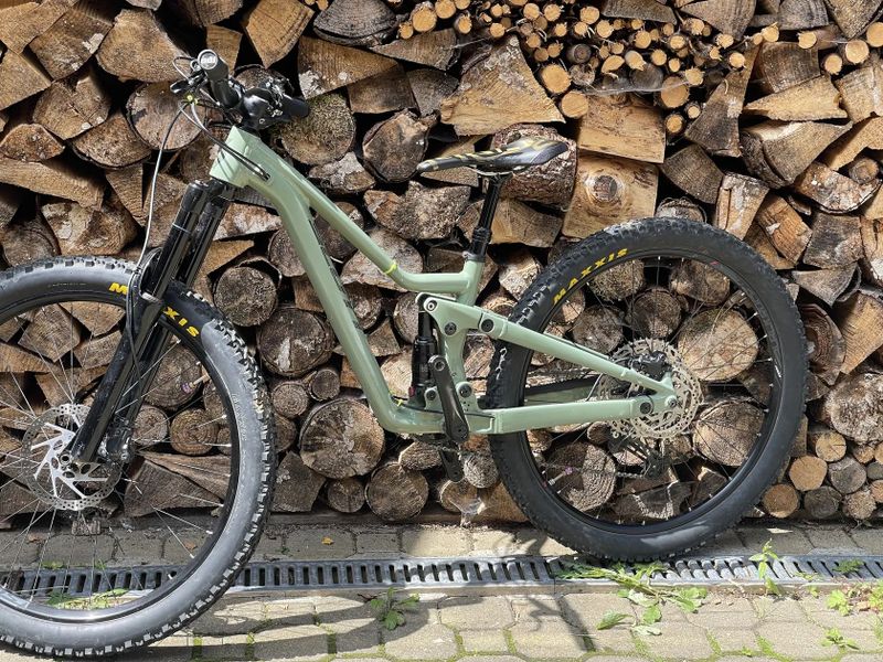 Scott Ransom 600, dětské celopéro s 26 palcovými koly, mozno i jako 24