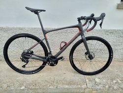 Prodám karbonové kolo Giant revolt 3