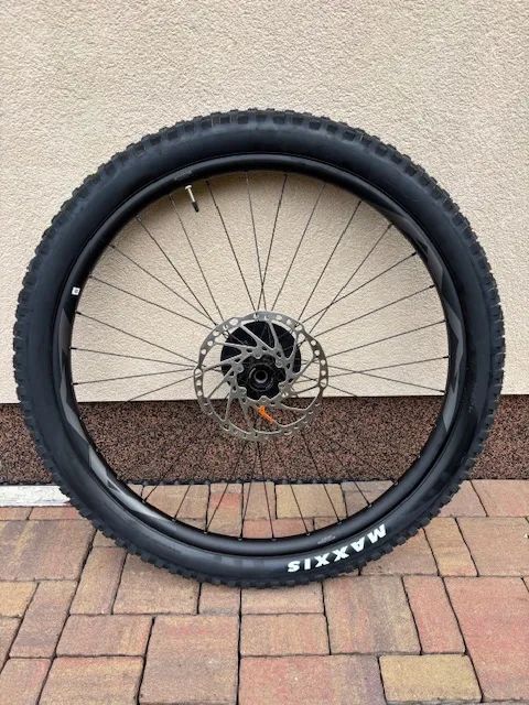 nejetá kola Giant AM30, 29", 30mm