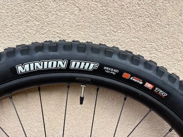 Maxxis Minion DHF 29x2.6" & Maxxis Dissector 29x2.6"
