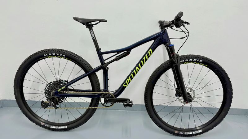 Specialized Epic carbon vel.M jako novy!