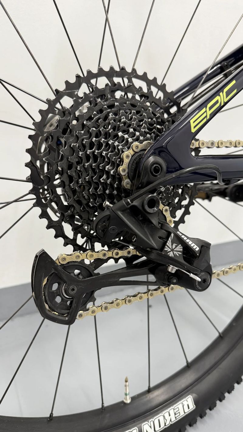 Specialized Epic carbon vel.M jako novy!