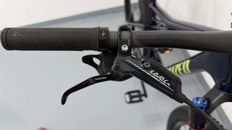 Specialized Epic carbon vel.M jako novy!