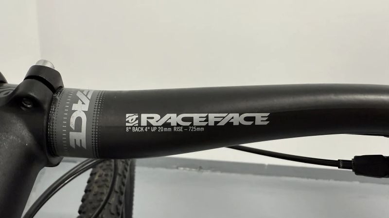 Specialized Epic carbon vel.M jako novy!