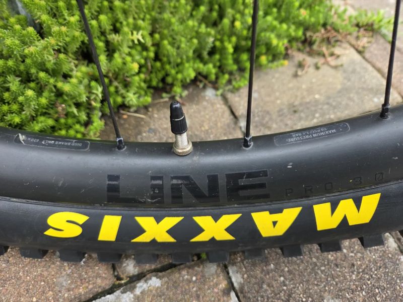 Bontrager LINE Pro 30 29" Boost