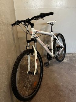 Dámské horské kolo Genesis