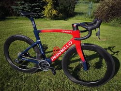 PINARELLO DOGMA F Ineos Grenadier