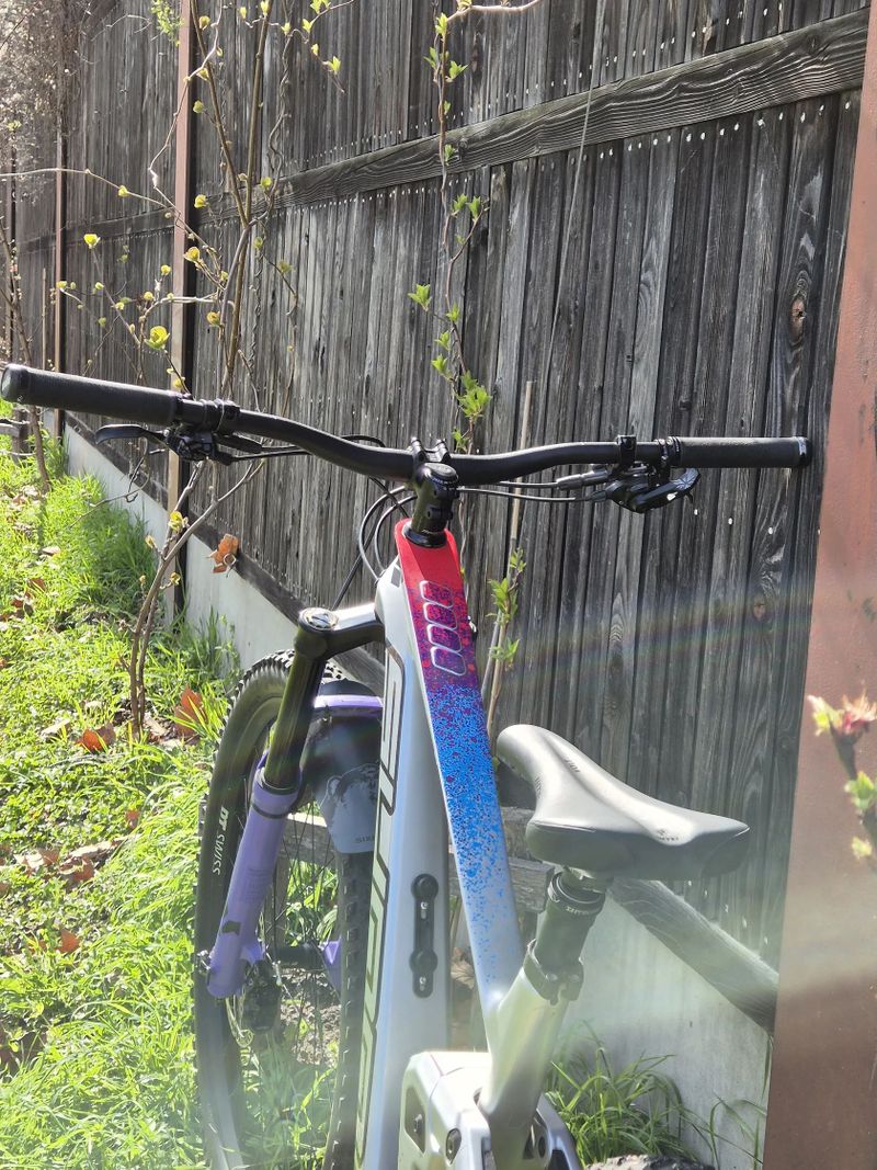 Sunn Kern EN Factory 2022, S 170cm, 29", OHLINS RXF 36 (dohoda).