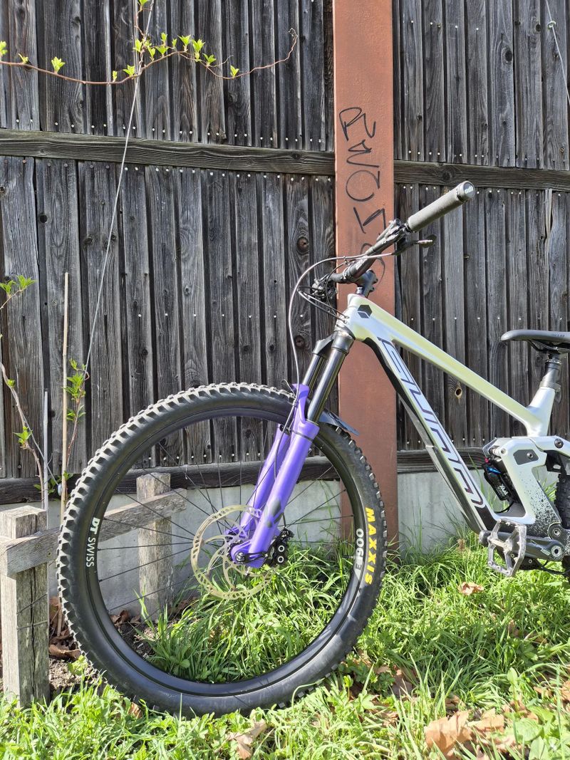 Sunn Kern EN Factory 2022, S 170cm, 29", OHLINS RXF 36 (dohoda).