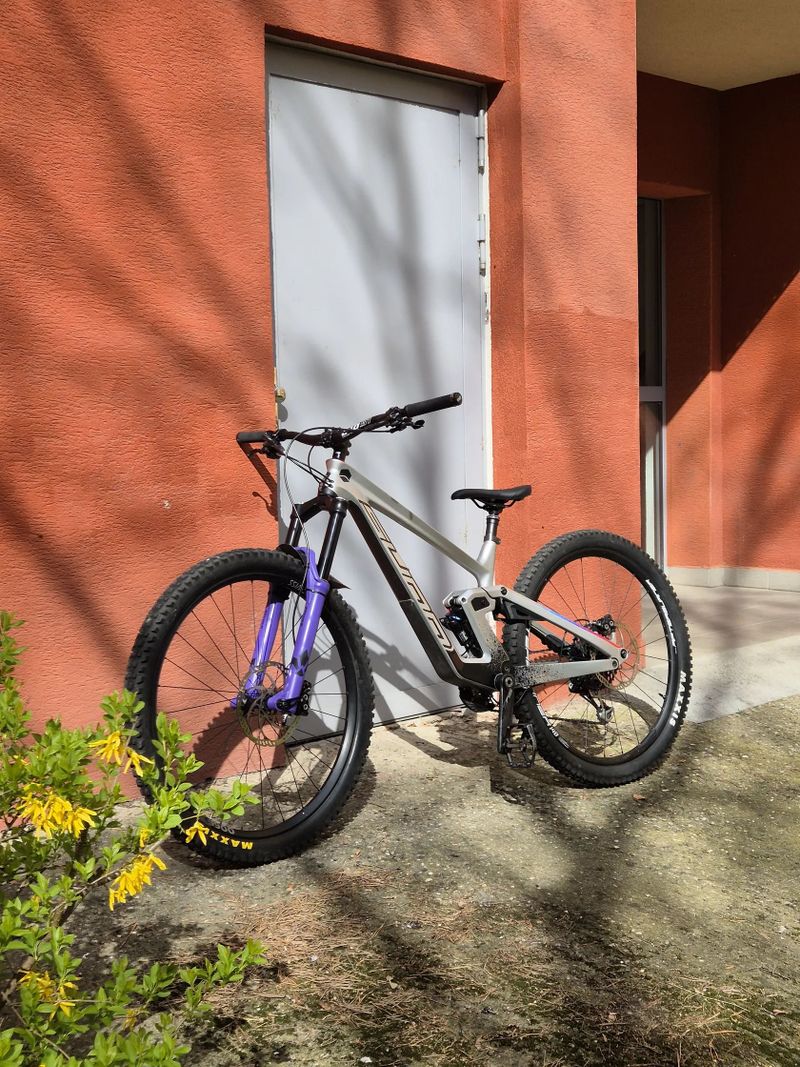 Sunn Kern EN Factory 2022, S 170cm, 29", OHLINS RXF 36 (dohoda).