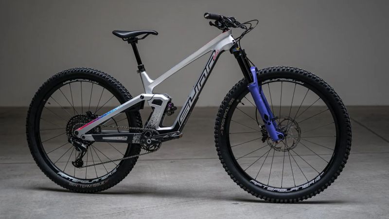 Sunn Kern EN Factory 2022, S 170cm, 29", OHLINS RXF 36 (dohoda).