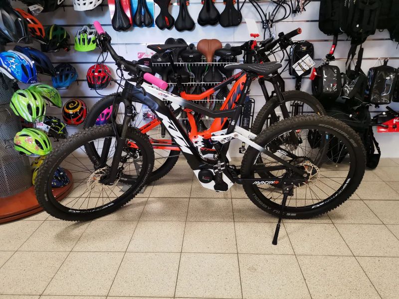 Celoodpružené kolo KTM Macina Lycan 275