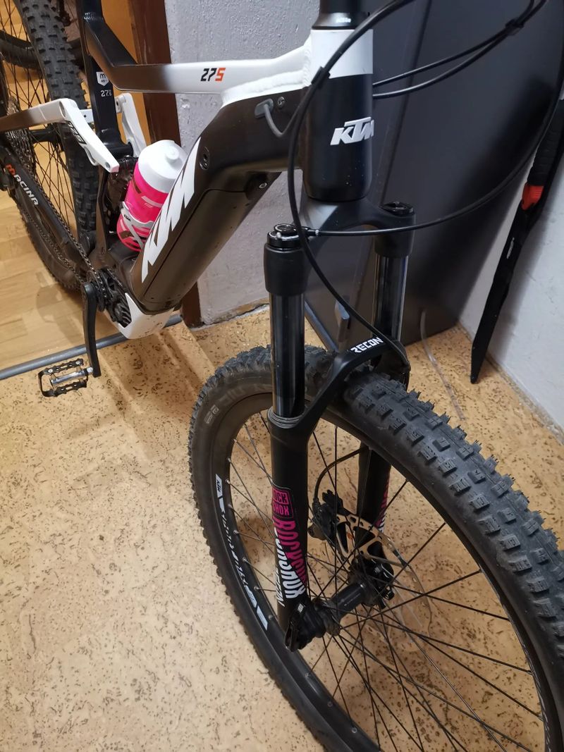 Celoodpružené kolo KTM Macina Lycan 275