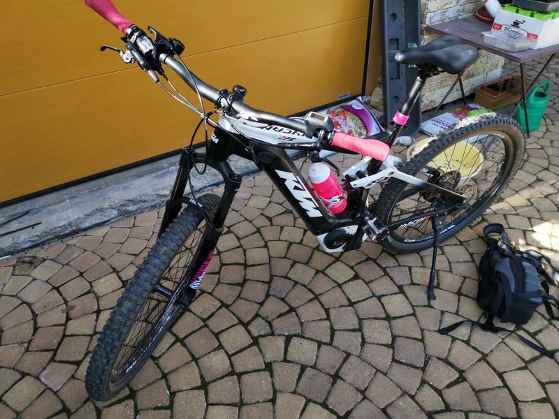 Celoodpružené kolo KTM Macina Lycan 275