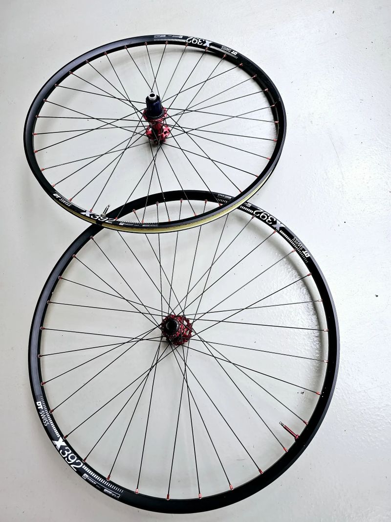 Prodám zapletená 29" MTB KOLA DT Swiss X392