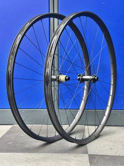 Karbonová kola 29" EIE A29C30D20 - UL | Boost | IS 6 děr | DT Swiss Competition Race | 1201 gramů