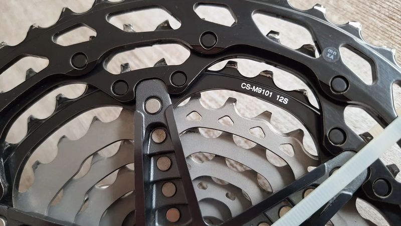 Kazety Shimano 12s
