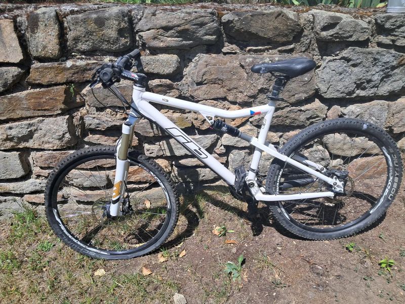 Prodám RB bikes, IQ 6, velikost M