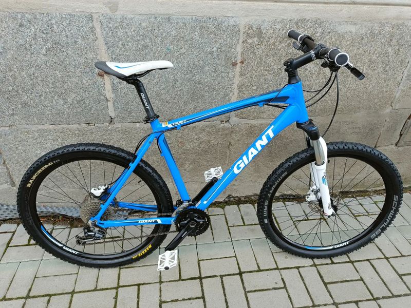 GIANT TALON 2 - DEORE/ROCKSHOX vel.20" 