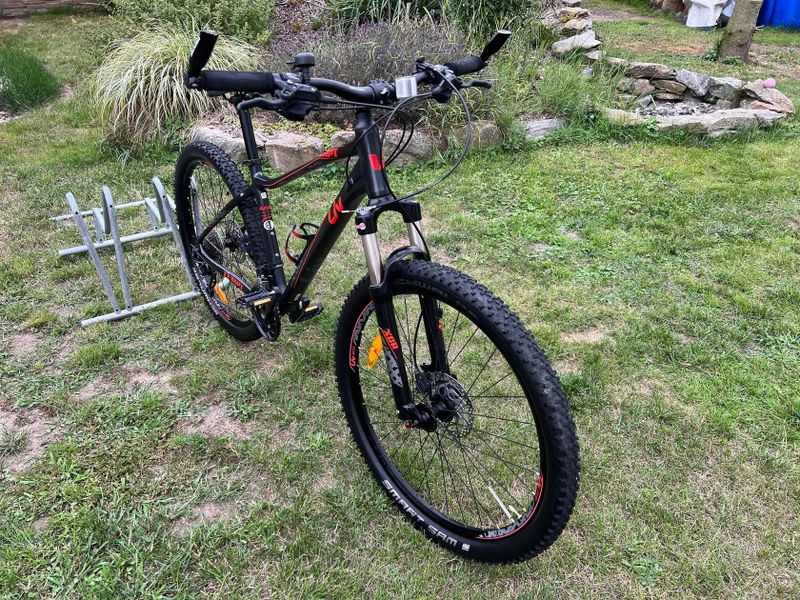 Horské kolo GIANT LIV TEMPT