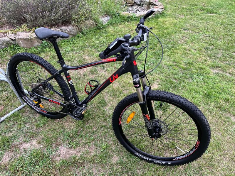 Horské kolo GIANT LIV TEMPT