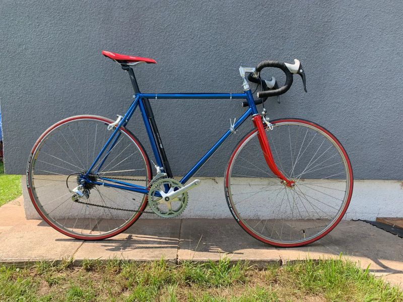 Silniční kolo Favorit – retro stavba