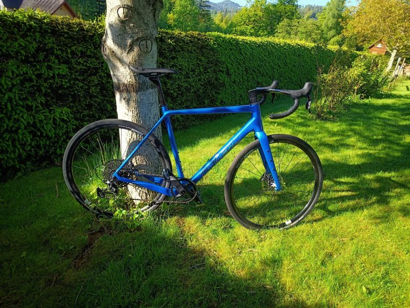 Zánovní gravel kolo – karbon / DT Swiss 1600 / 8,6 kg / Sram 1x12