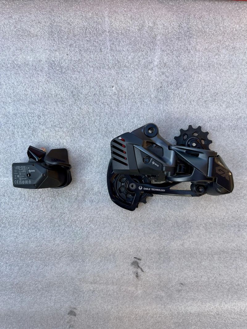 Sram GX Eagle AXS Upgrade Kit (přehazovačka s baterií, řadící páčka, nabíječka, Chain Gap)