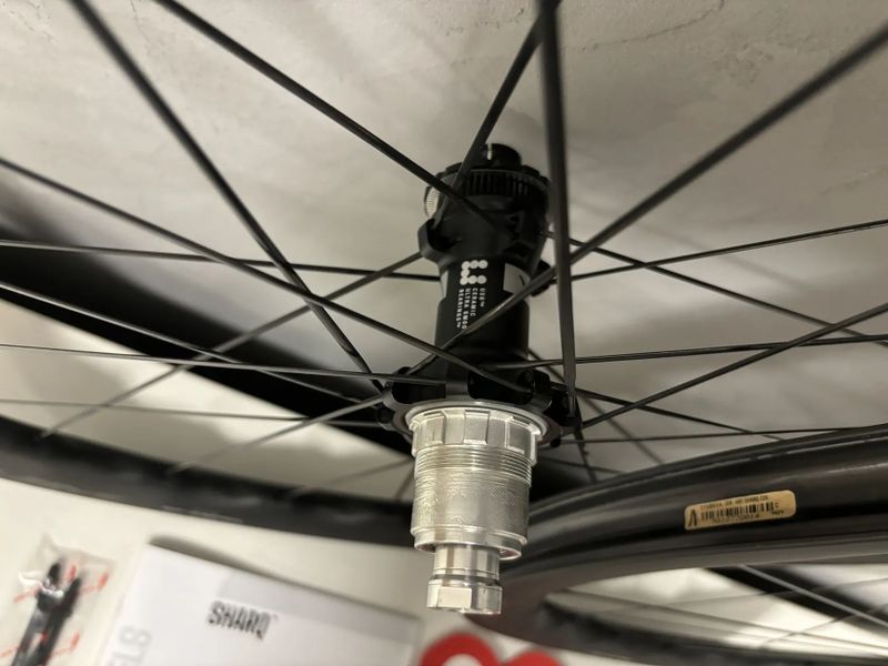 Zapletená kola Fulcrum Sharq Carbon
