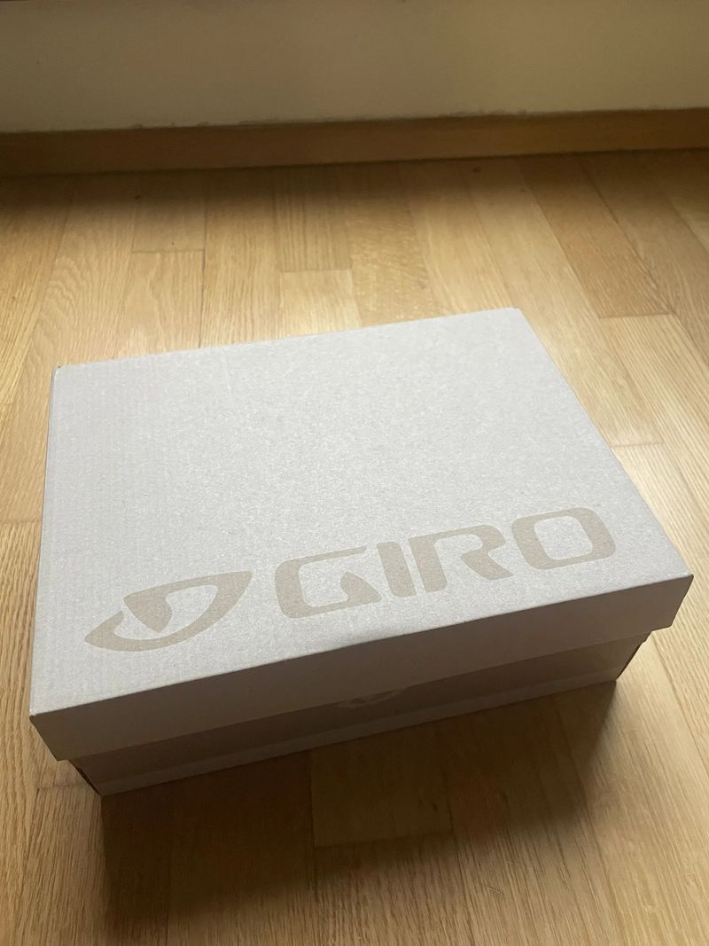 Nové nenošené tretry Giro Cylinder II 