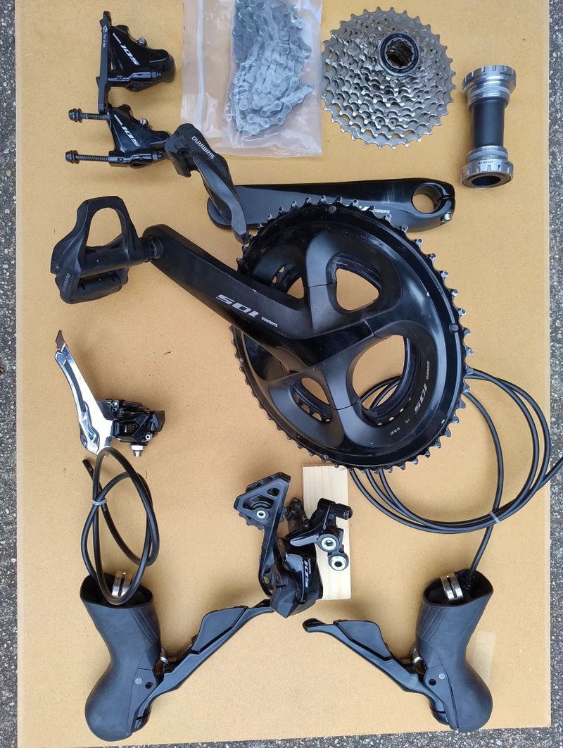 Kompletní sada Shimano 105 mechaniky/disc