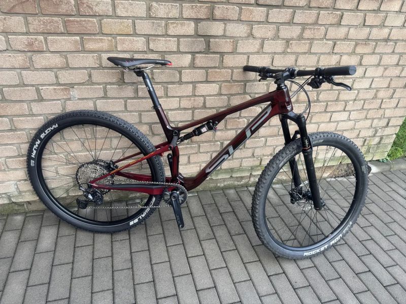 Superior XF 979 Team RC gloss dark red 2023 vel L