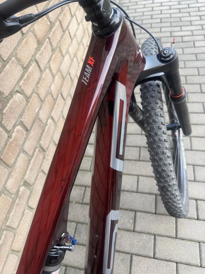 Superior XF 979 Team RC gloss dark red 2023 vel L