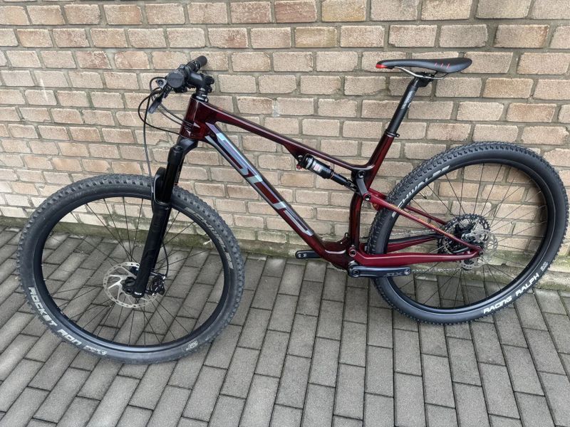 Superior XF 979 Team RC gloss dark red 2023 vel L