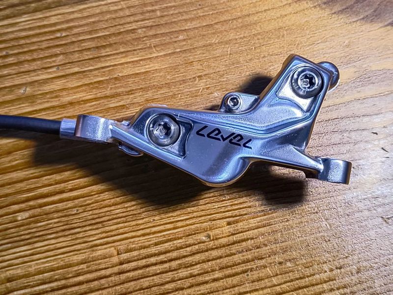 SRAM Level Ultimate Stealth 4P